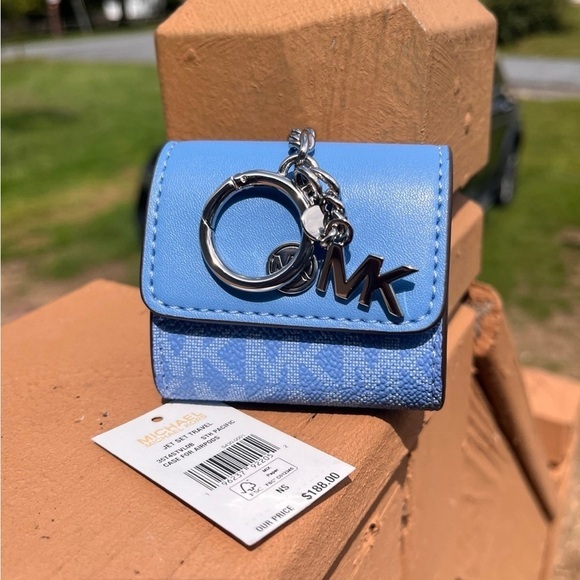 Michael Kors South Pacific Signature Print Blue Airpod Case NWT - Picture 1 of 4